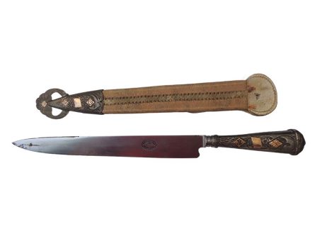 cuero crudo y oro