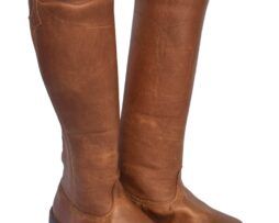 Botas de cuero marrón caña larga con diseño armado y pantorrilla ancha